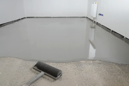 Epoxy Garage Flooring vs. Polyaspartic Coatings in Bradenton: Which Holds Up Better?